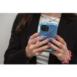 Forcell F-Protect Mirage Apple iPhone 15 Magsafe kompatibilis hátlap tok, madártoll minta, kék