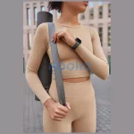 Uniq Stride De Rubber Apple Watch 44/45/46/49mm gumis szilikon szíj, fekete-piros