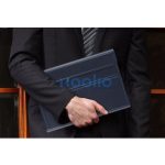 Apple iPad Pro 13 (2024 / 2025), Bluetooth billentyűzetes, mappa tok, Touch Pad, mágneses rögzítés, Wooze Simple Touch, fekete